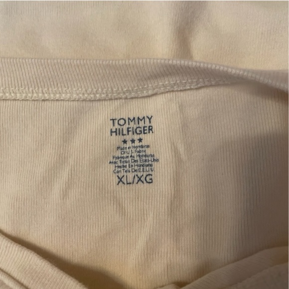 Tommy Hilfiger T-shirt - Picture 3 of 3